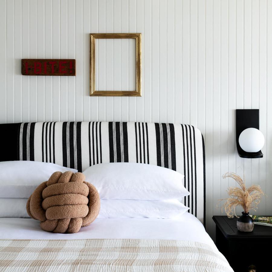 Bluebird Ocean Point Inn المظهر الخارجي الصورة