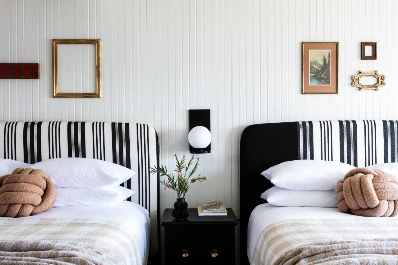 Bluebird Ocean Point Inn المظهر الخارجي الصورة