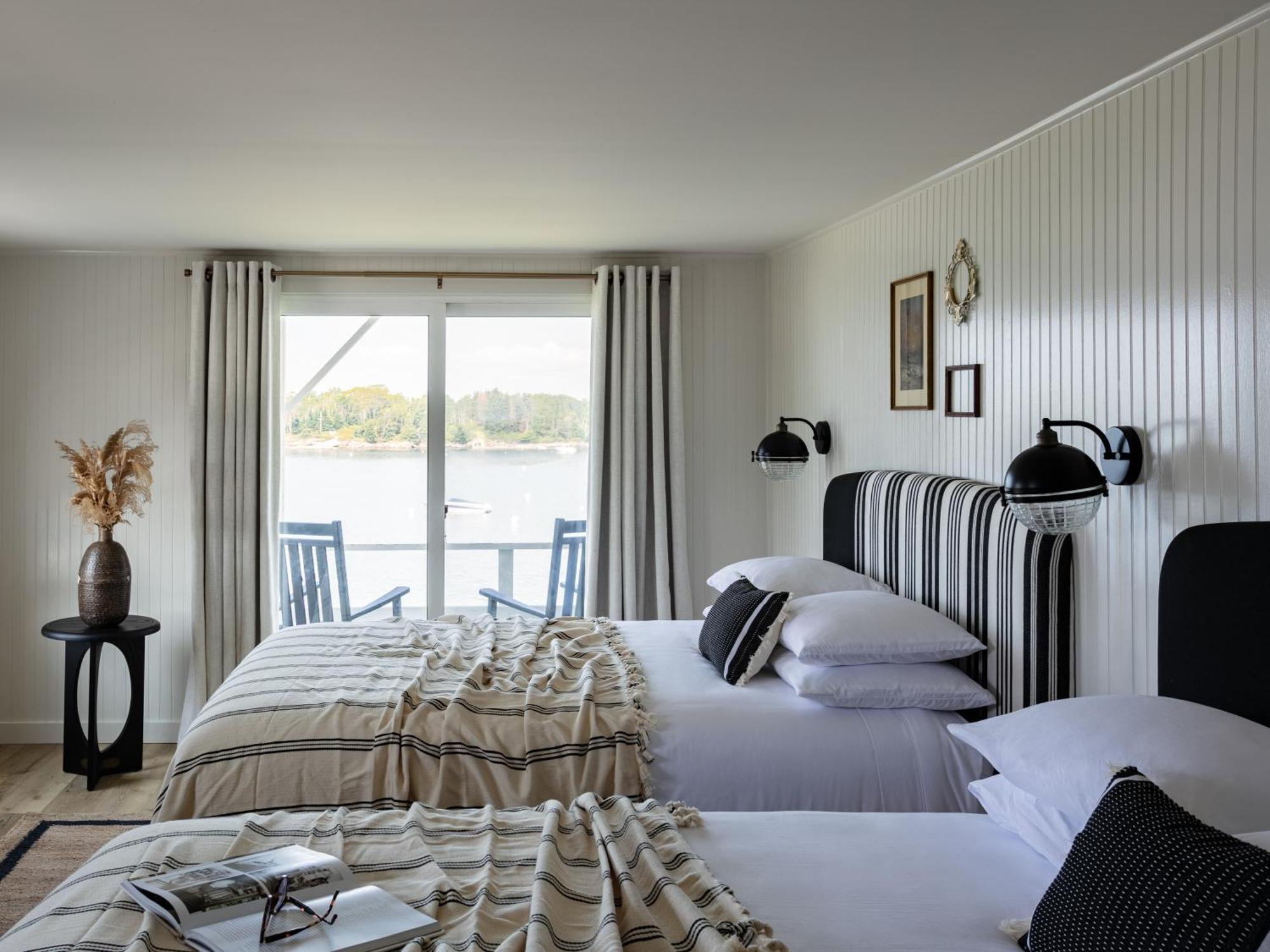 Bluebird Ocean Point Inn المظهر الخارجي الصورة